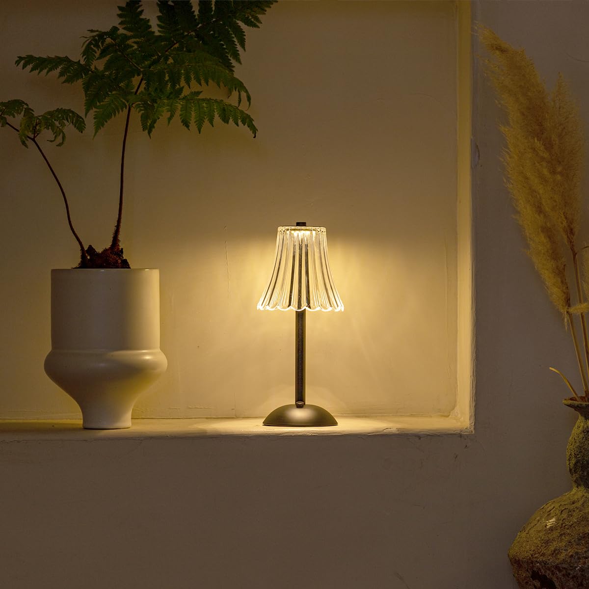 HEQET Cordless Table Lamps for Home,Table,Dining Room, Gold Rechargeable Lamps, USB Charge 12'' Tall LED Brass Portable Outdoor Indoor Table Lamp with Built-in Dimmer (Black-White)