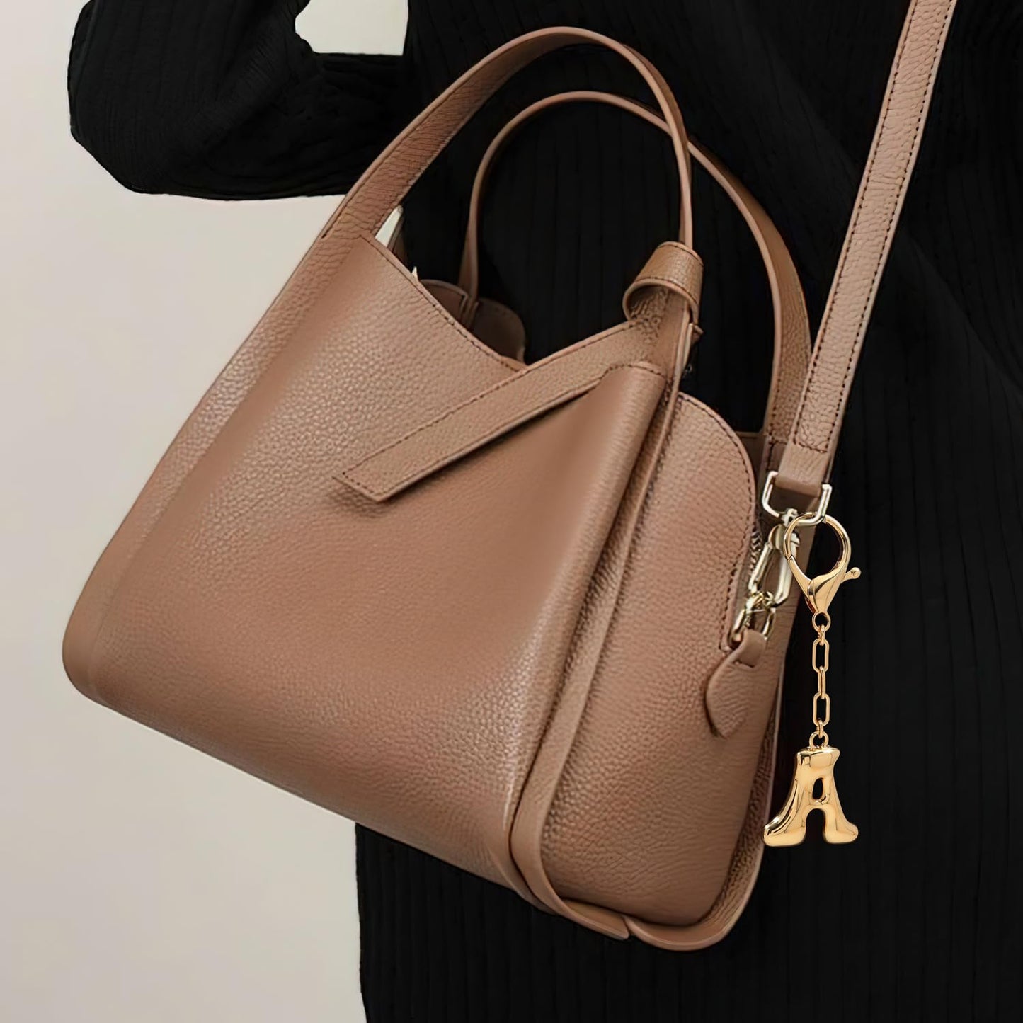 LILIE&WHITE Gold Keychain For Women With Letter Charm Gold Bag Charm Handbag Key Pendant Fashion Alphabet A Keychain Accessories Charms Jewelry Gift