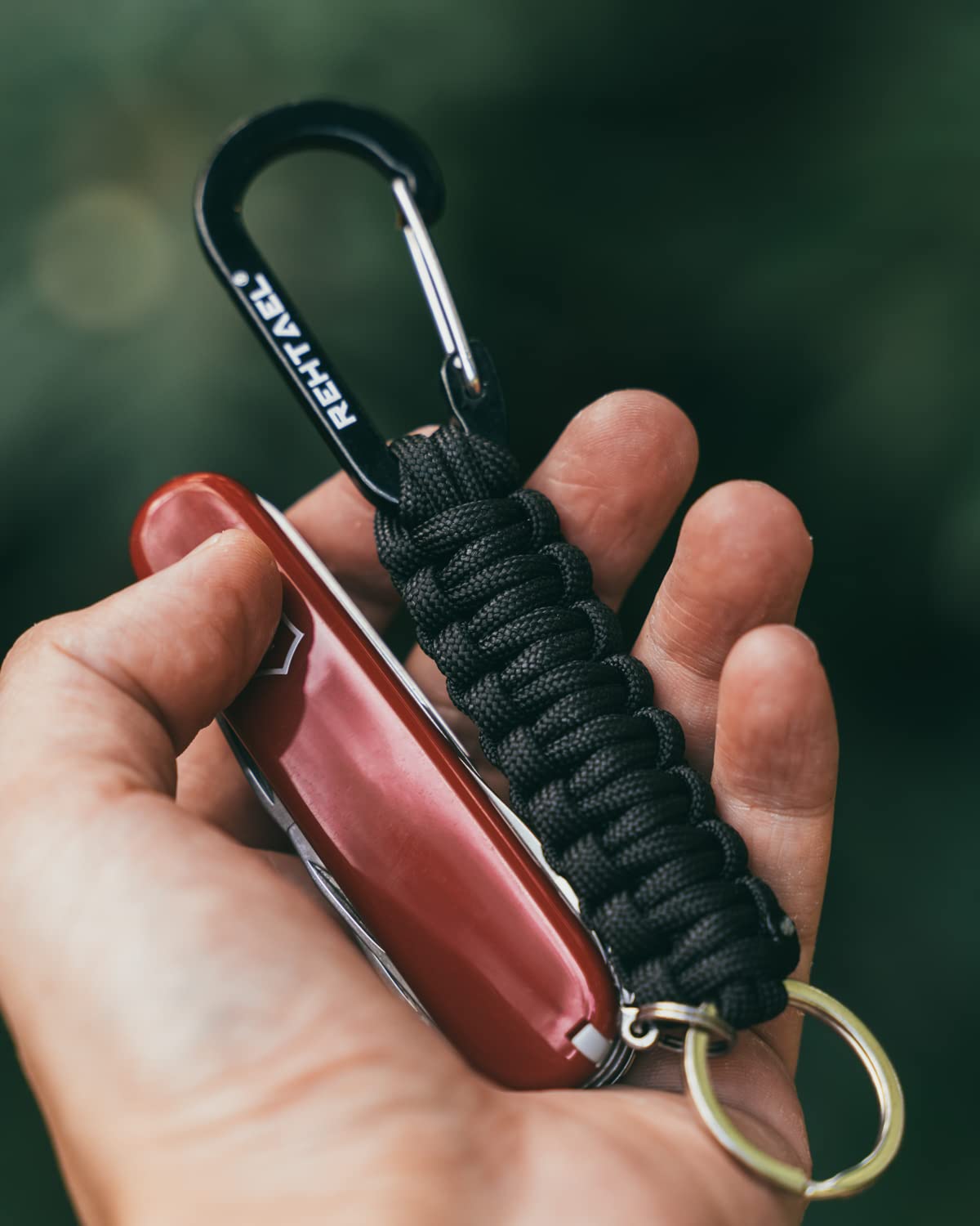 REHTAEL Keychain Paracord Carabiner Men/Women, Military Braided Heavy Duty Key Chain w/Belt Clip D-Ring for Car Keys, Keychain Strap for Backpack Camping Hiking, 4Pcs (4*Black)