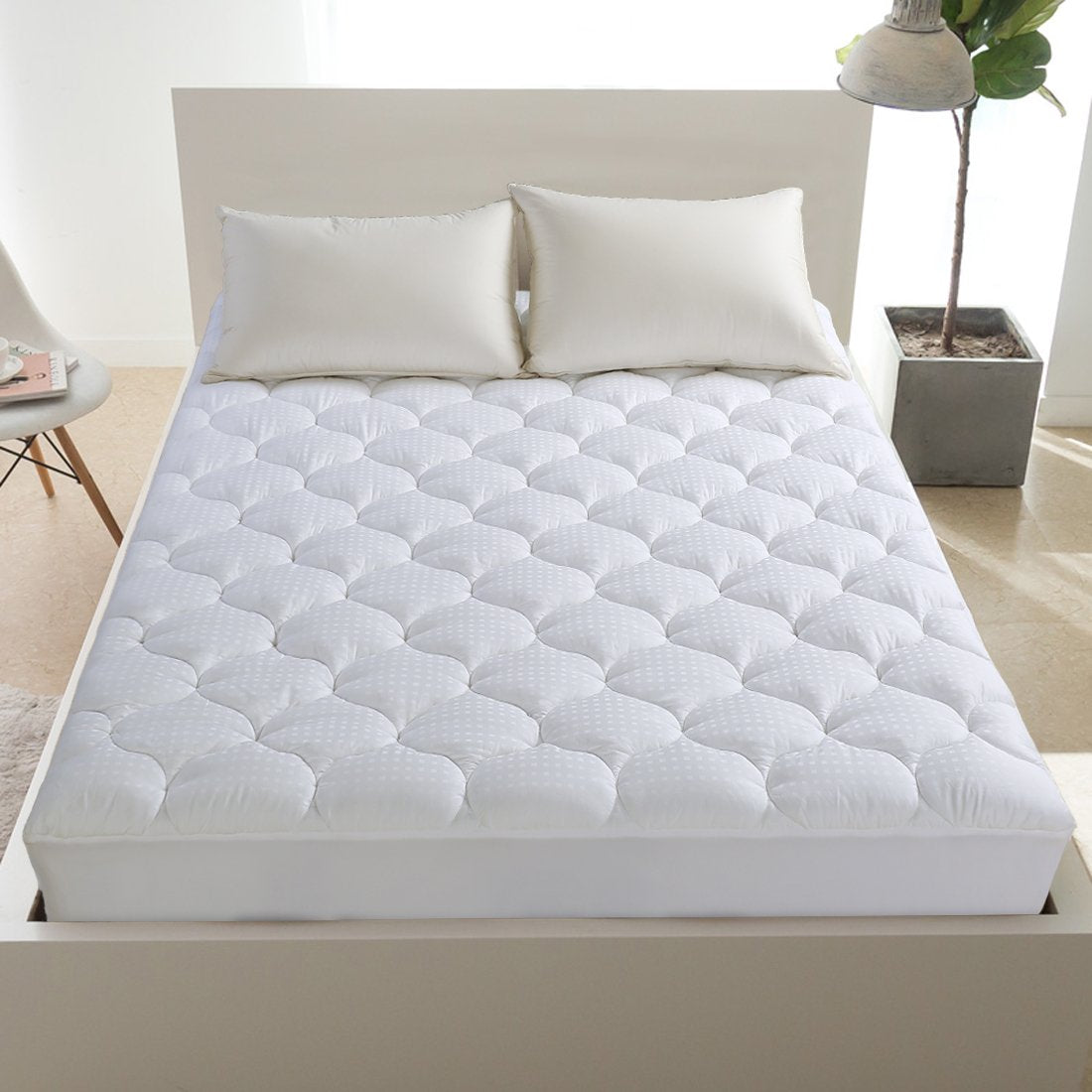 LEISURE TOWN King Mattress Pad Fitted Quilted Cotton Mattress Cover Cooling Soft Pillow Top Mattress Topper with Down Alternative Filling Mattress Protector with 8-21 Deep Pocket (78x80 White)