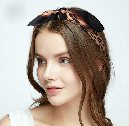 GERINLY Animal Print Scarfs for Women Leopard Neck Scarf Satin Head Scarves for Ponytail Brown Silk Purse Charm(Leopard)