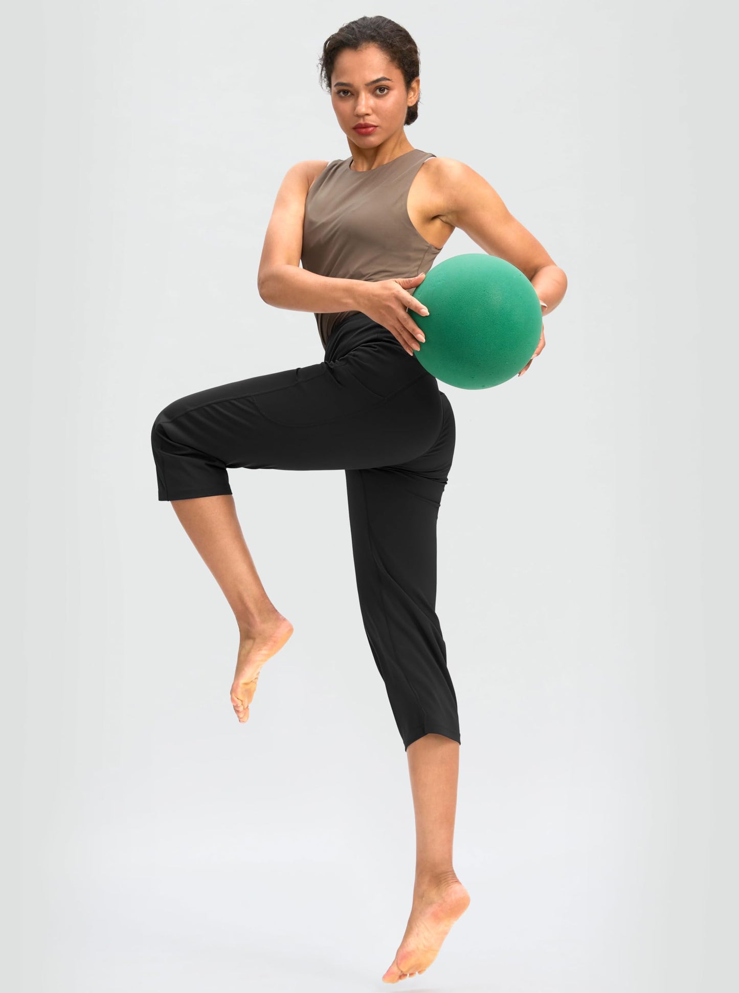 G Gradual Capri Pants for Women High Waist Workout Yoga Pants with Pockets Tummy Control Leggings Crop Straight Pants(Black,XXL)