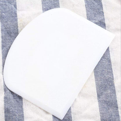 2 Pieces Dough Scraper Bowl Scraper Food-safe Plastic Dough Cutter Flexible Plastic Scraper Practical Bench Scraper Multipurpose Food Scrappers for Bread Dough Cake Fondant Icing, White, Green