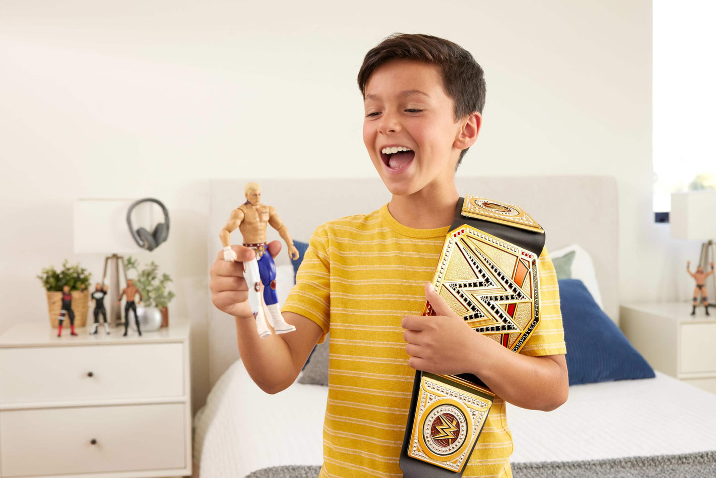 Mattel WWE Championship Title, World Heavyweight Championship Role-Play & Costume Piece, Leather-Like Belt 3+ Feet with One-Time Adjustment