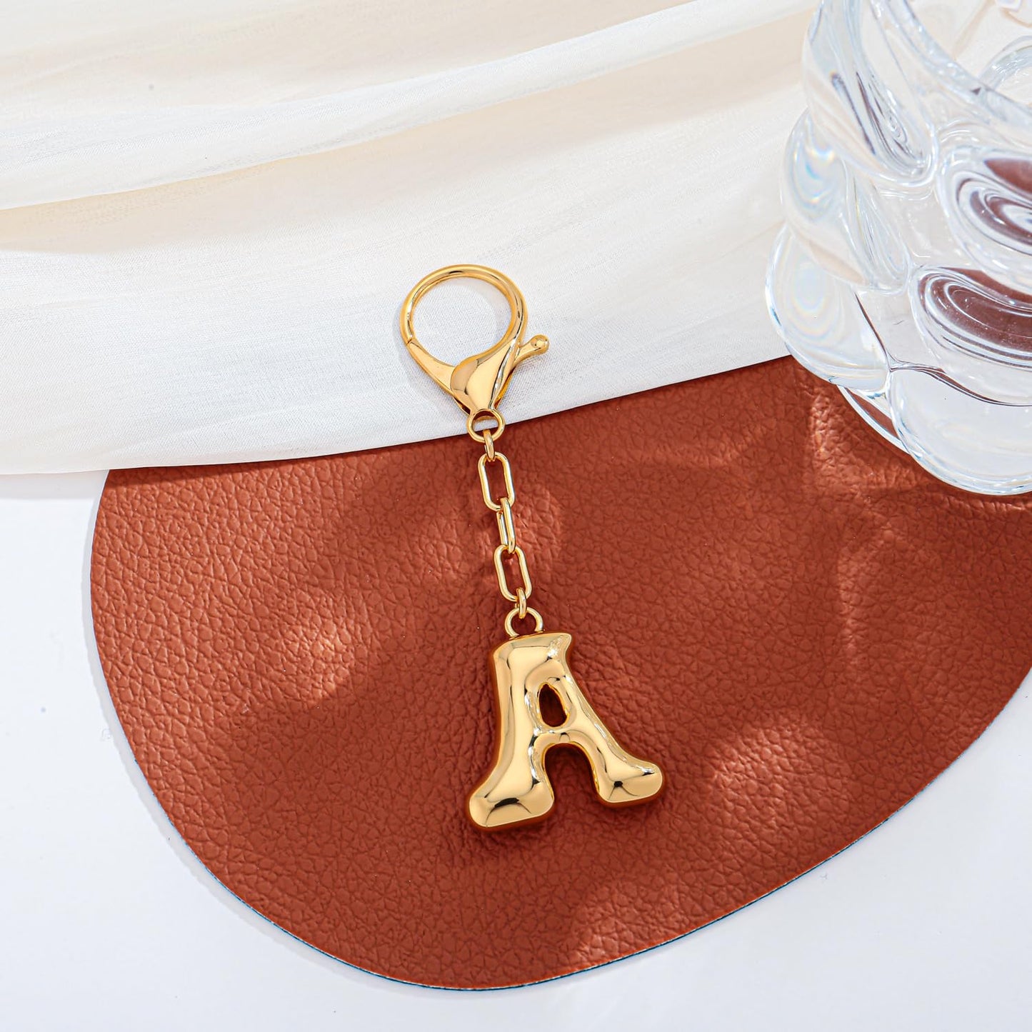 LILIE&WHITE Gold Keychain For Women With Letter Charm Gold Bag Charm Handbag Key Pendant Fashion Alphabet A Keychain Accessories Charms Jewelry Gift