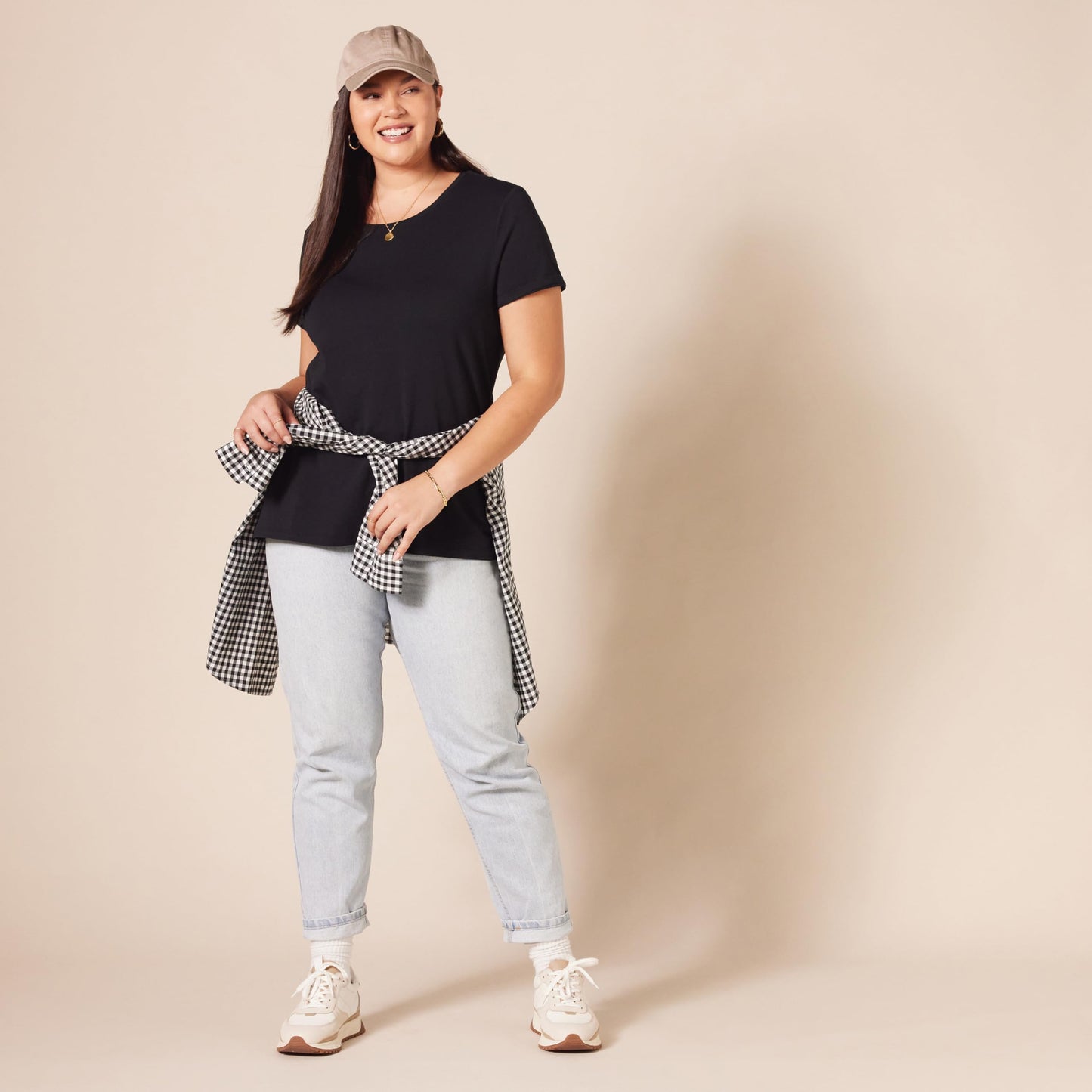 Amazon Essentials Women's Regular-Fit Short-Sleeve Crewneck T-Shirt, Pack of 2, Black, Medium