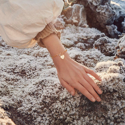 Gold Charm Initial Bracelets for Women, 14K Gold Plated Dainty Heart Bracelet for Women, Best Friend Sister Paperclip Chain Love Bracelet, Pulseras de Mujer