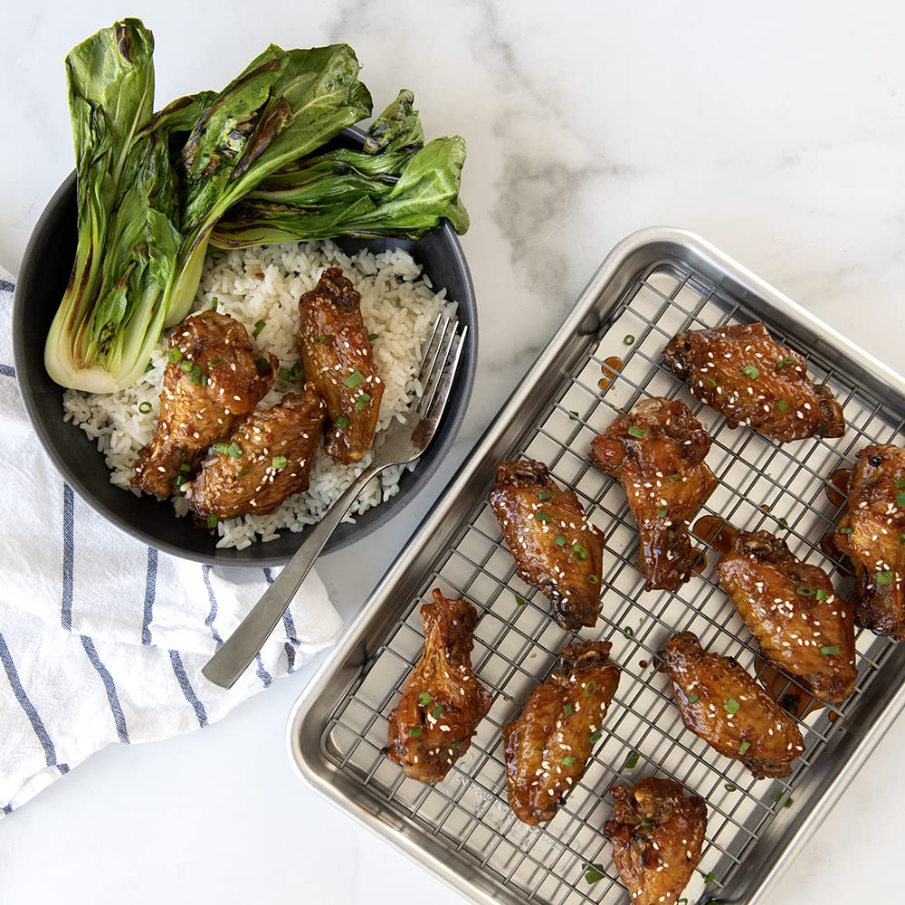 Nordic Ware Naturals® Quarter Sheet with Oven-Safe Nonstick Grid