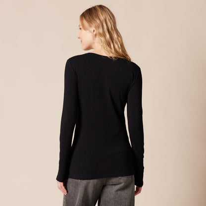 Amazon Essentials Women's Regular-Fit Long-Sleeve Crewneck T-Shirt (Available in Plus Size), Black, X-Small