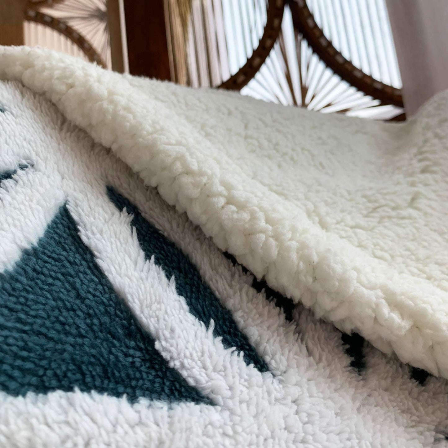 LOMAO Sherpa Fleece Blanket Fuzzy Soft Throw Blanket Dual Sided Blanket for Couch Sofa Bed (Navy, 51"x63")