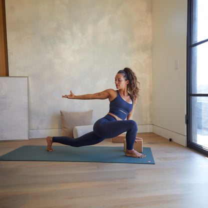 Manduka PROlite Yoga Mat 71" - 4.7mm | Lifetime Durability | Hygienic Construction | Teacher Approved | 71 x 24 inches | Black Sage