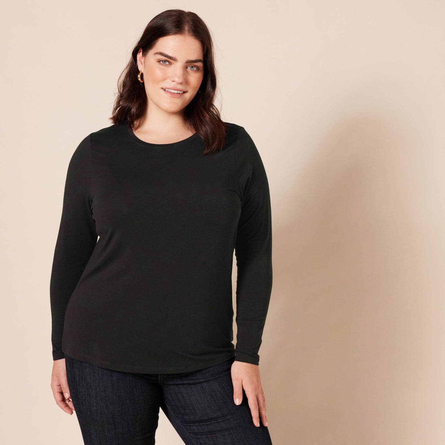 Amazon Essentials Women's Regular-Fit Long-Sleeve Crewneck T-Shirt (Available in Plus Size), Black, X-Small