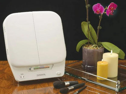 JERDON Modern Tri-Fold Makeup Mirror with Lights - Vanity Mirror with 5X Magnification & Multiple Light Settings - White Base - Model JGL10W