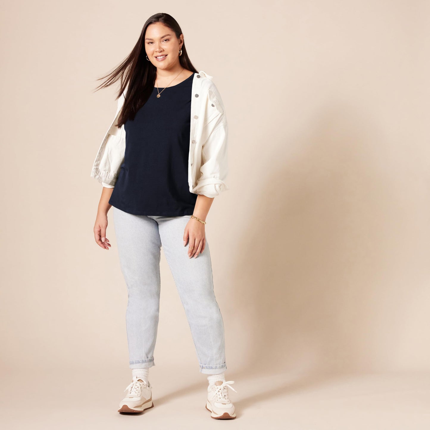 Amazon Essentials Women's Regular-Fit Short-Sleeve Crewneck T-Shirt, Pack of 4, Black/Charcoal Heather/Navy/White, Medium