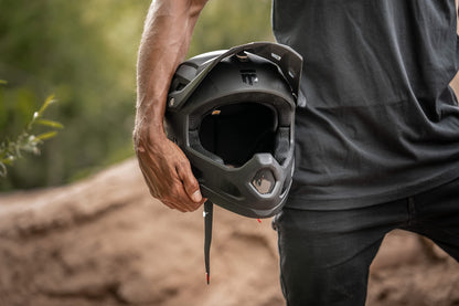 Mongoose Title Full Face Helmet, Medium, Durable ABS Shell, Chin Guard, Full Coverage Padding, Vents for Airflow, Pivoting Visor, Goggle Strap Channel, BMX and Mountain Bike Helmet for Adult or Teen