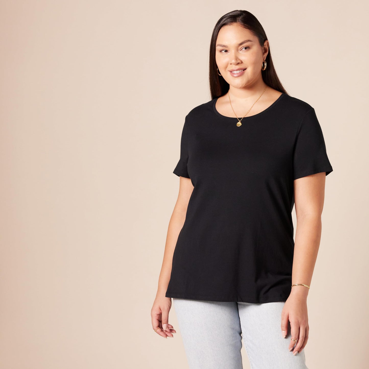 Amazon Essentials Women's Regular-Fit Short-Sleeve Crewneck T-Shirt, Pack of 2, Black, Medium