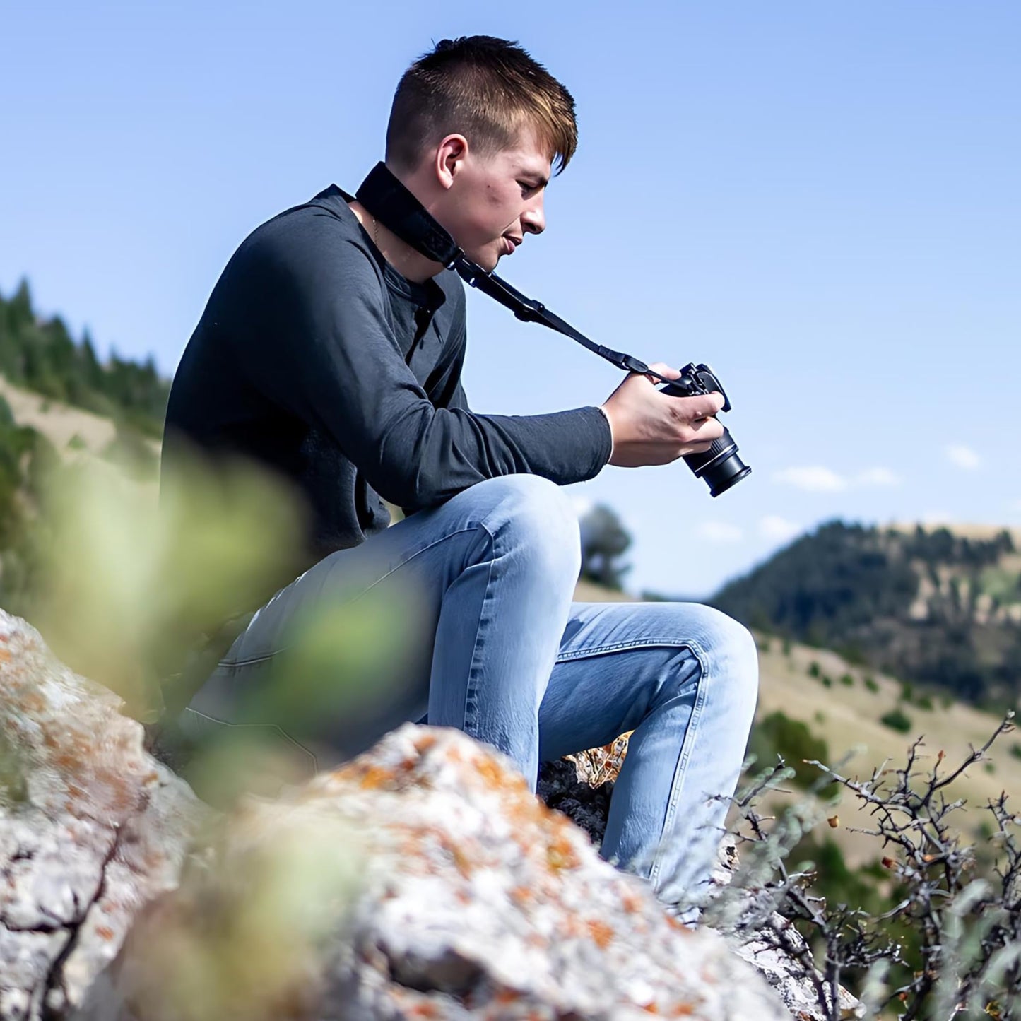 OP/TECH USA Super Classic Camera Neck Strap - UNI Loop Design with Padded Neoprene, Control-Stretch System, and Quick Disconnects - Ideal for Photographers' Comfort (Black)