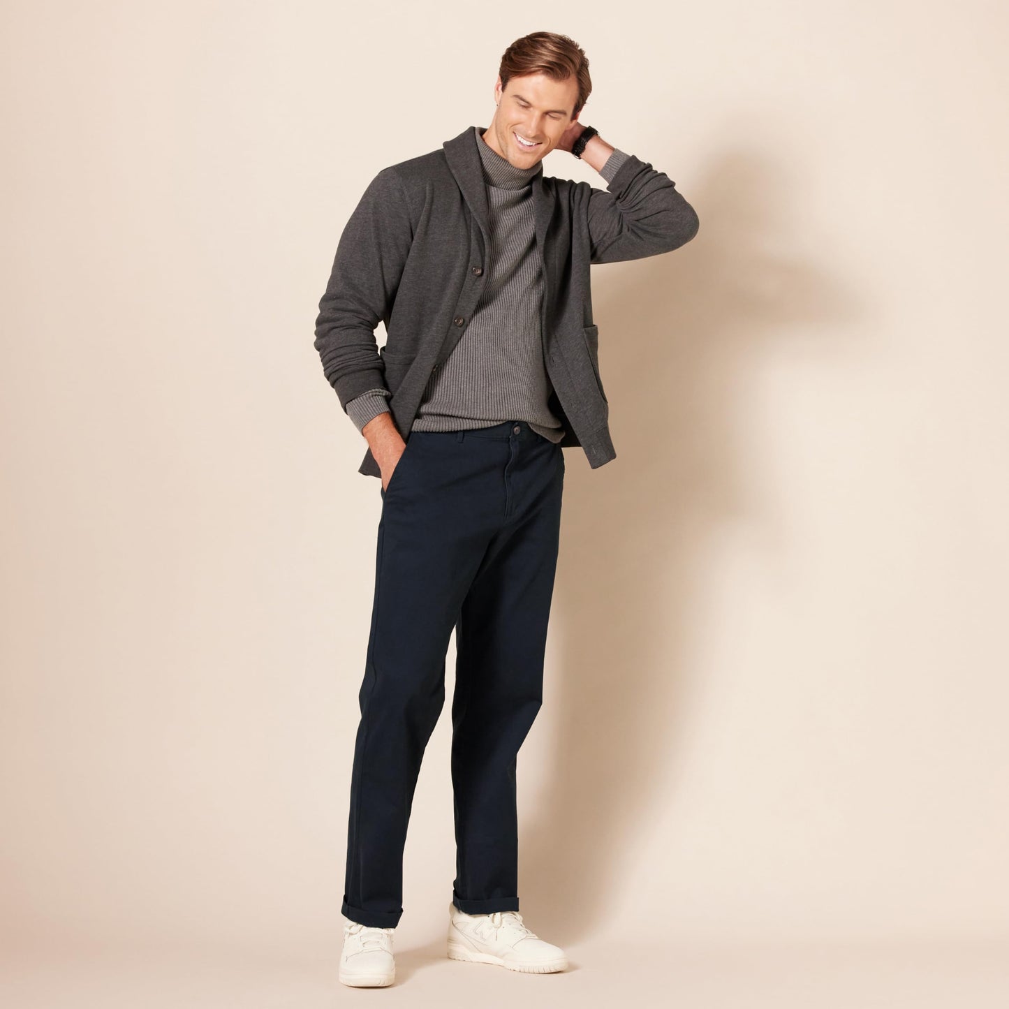 Amazon Essentials Men's Athletic-Fit Casual Stretch Chino Pant (Available in Big & Tall), Black, 28W x 28L