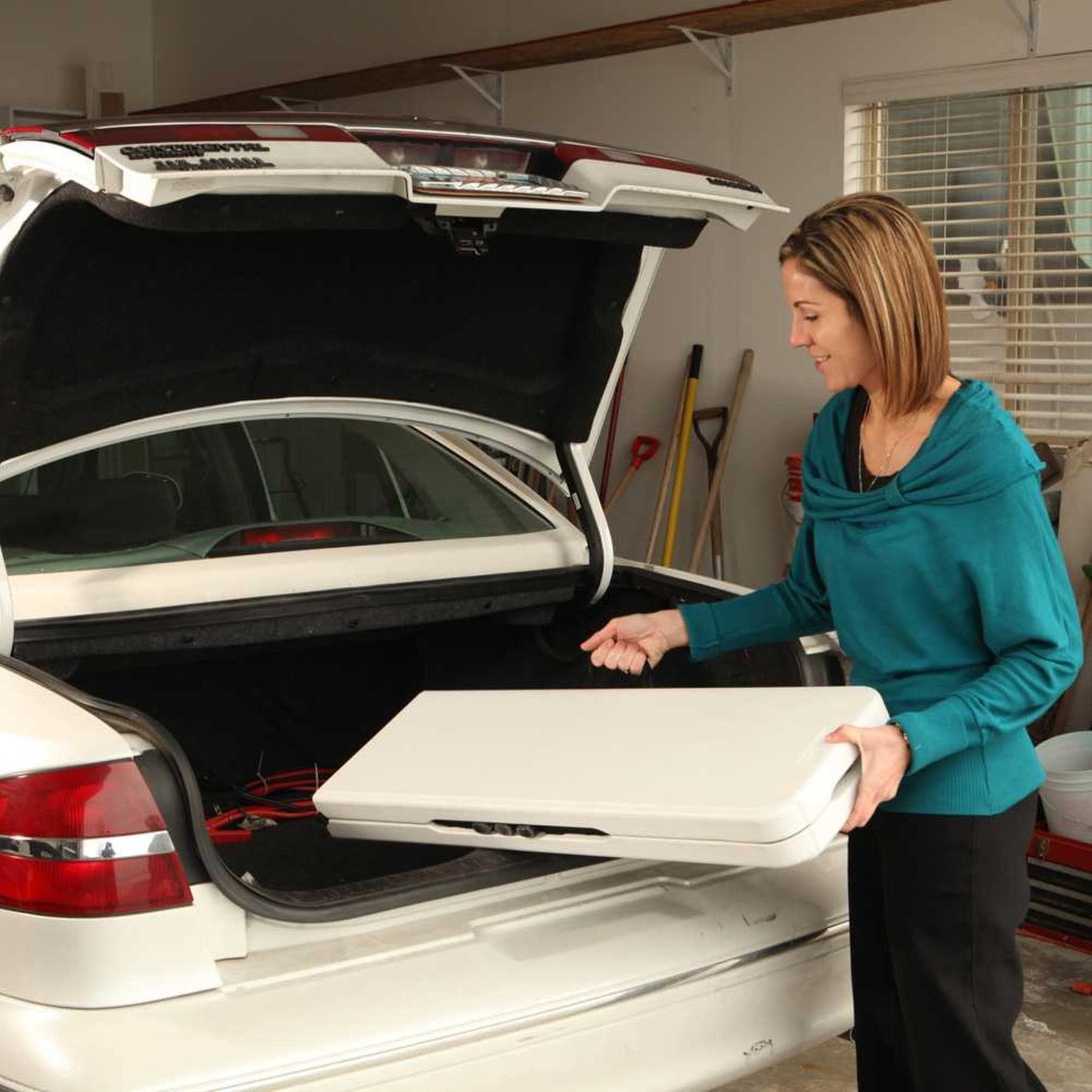 Lifetime 80305 Portable Folding Bench, White