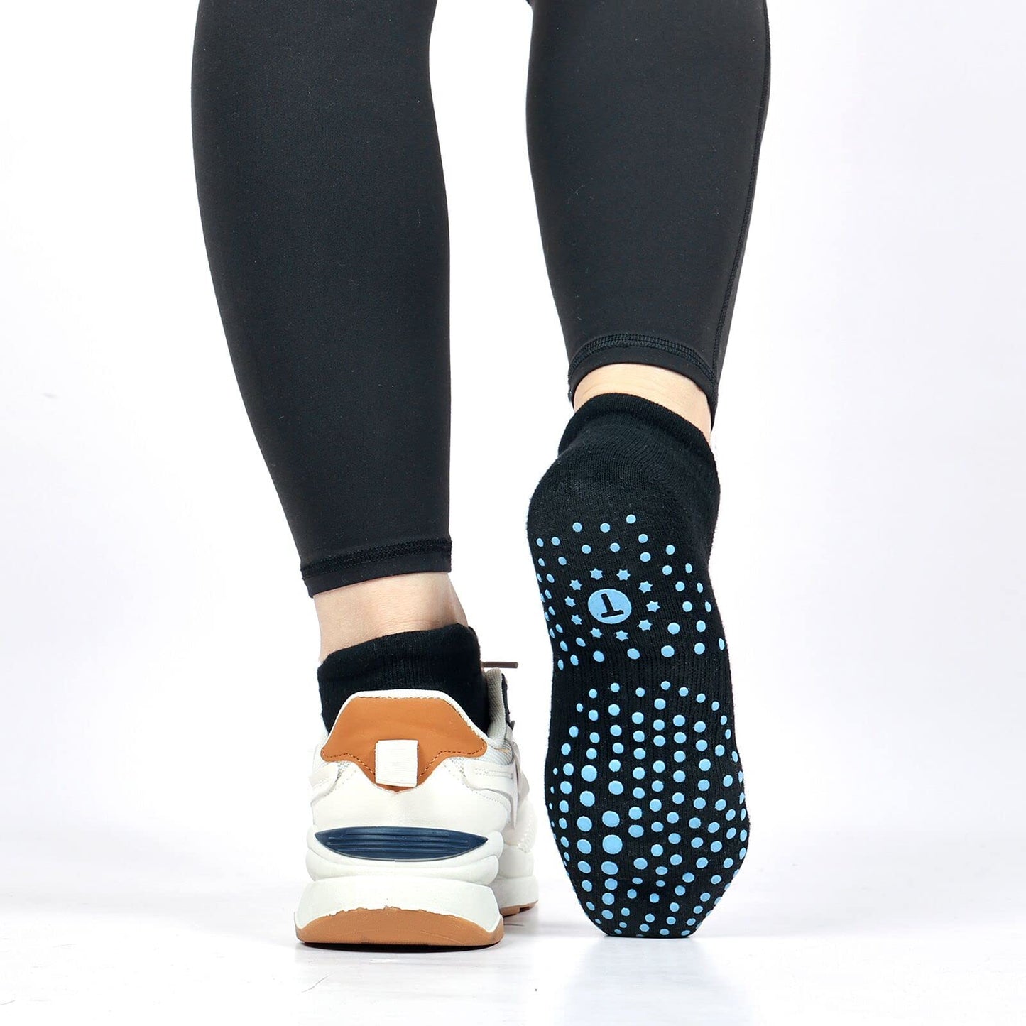 Pilates Socks for Women, Cushioned Ankle Grippy Non Slip Socks for Yoga, Hospital, Barre, Sports Home Slipper Sock 4 Pairs Black Size 9-11