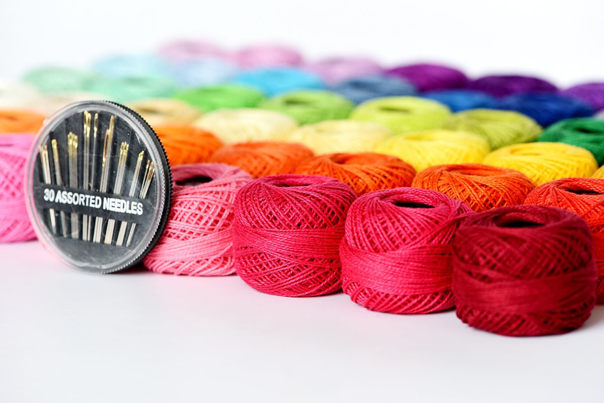 LE PAON 48 Crochet Thread Set Balls 100% Long-Staple Cotton Rainbow Colors of Size 8 Threadand Free 30 Golden Needles 48 Balls for Crochet Hardanger Cross Stitch Needlepoint Hand Embroidery