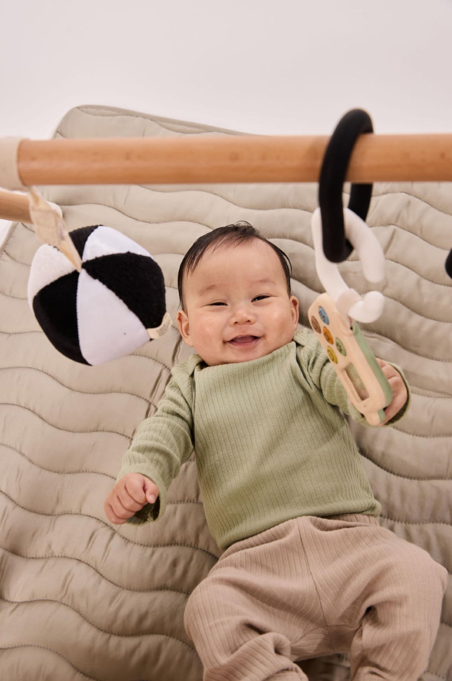 Moms on Call | Basic Baby Care 0-6 Months | Parenting Book 1 of 3