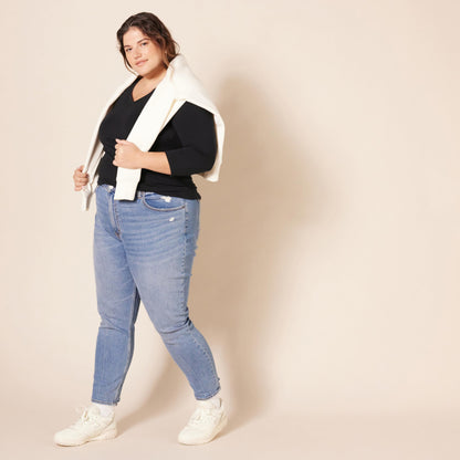 Amazon Essentials Women's Regular-Fit 3/4 Sleeve V-Neck T-Shirt (Available in Plus Size), Black, Large