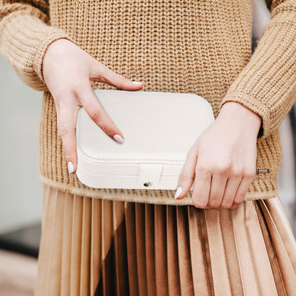 FEISCON Travel Jewelry Box, Jewelry Organizer for Girls Gift Small Jewelry Storage Box for Necklace Ring and Earrings Girls Jewelry Box/WHITE