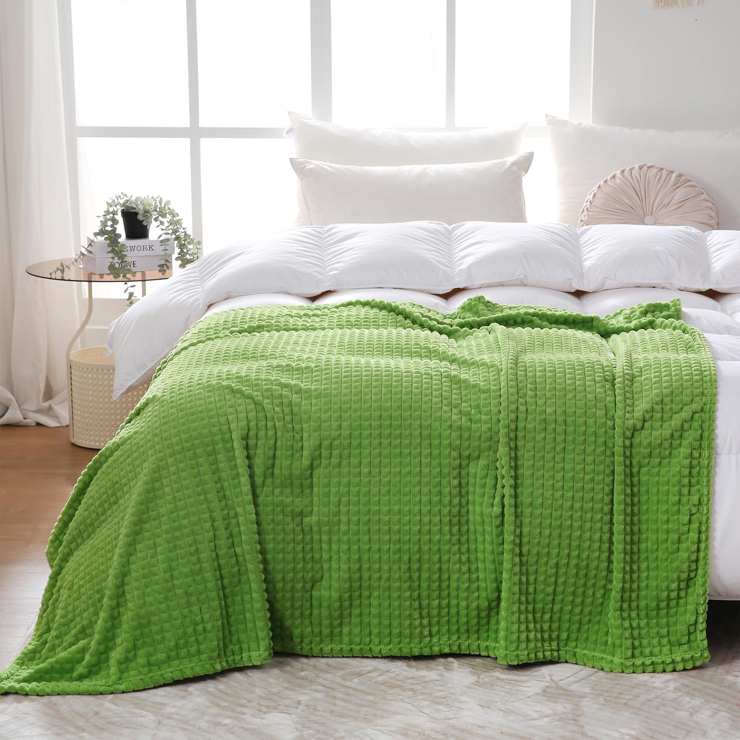 Puncuntex Flannel Fleece Throw Blanket Apple Green 60"×80",Super Soft Plush Cozy Blanket with Square Grid Design Luxury for Couch Sofa Chair