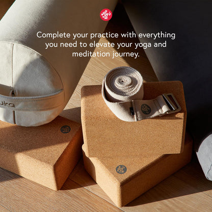 Manduka eKO Superlite Yoga Mat for Travel - Lightweight, Easy to Roll and Fold, Durable, Non Slip Grip, 1.5mm Thick, Leaf Green, 71" x 24"