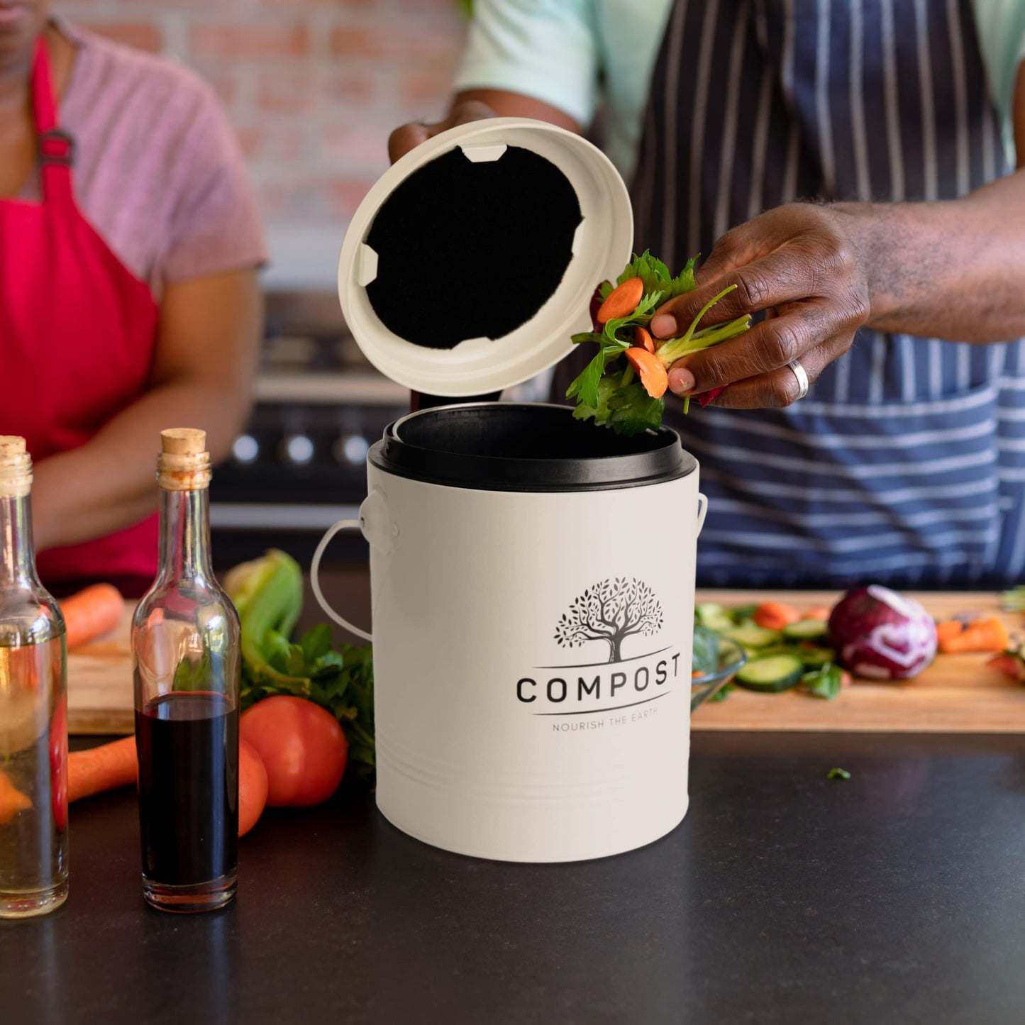 Perfnique Kitchen Compost Bin, 1.3 Gallon Countertop Compost Bin with Lid, Indoor Compost Bucket Includes Inner Bucket Liner and Carbon Filter, Small Compost Bin (Without Bags, Cream)