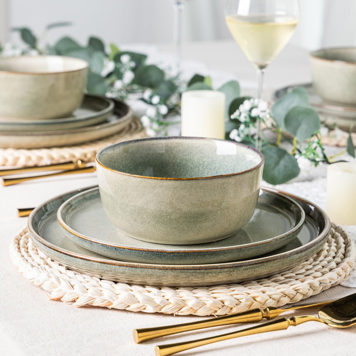 AmorArc Ceramic Dinnerware Sets,Round Reactive Glaze Stoneware Plates and Bowls Set,Highly Scratch Resistant | Dishwasher & Microwave Safe Dishes,Service for 6 (18pc)