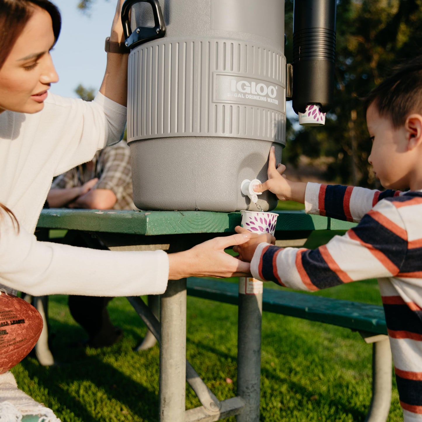 Igloo 5 Gallon Portable Sports Cooler Water Beverage Dispenser with Flat Seat Lid, Insulated Beverage Dispenser, Grey/Black