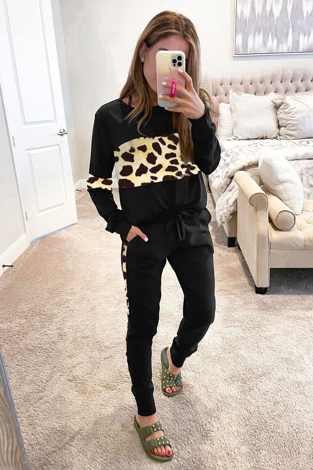 PRETTYGARDEN Womens 2 Piece Sets 2025 Long Sleeve Tops High Waisted Sweatpants Lounge Set Fall Fashion Travel Outfits (Leopard Black,Large)