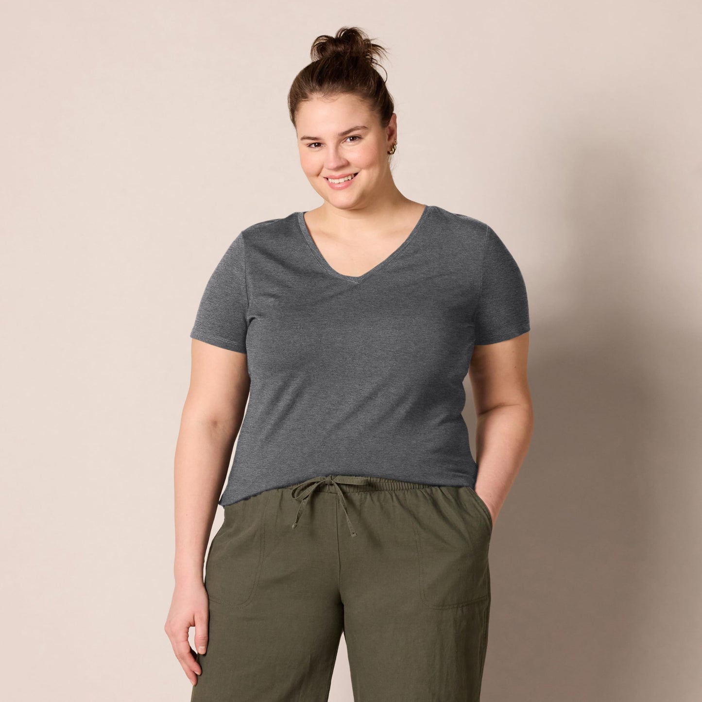 Amazon Essentials Women's Regular-Fit Short-Sleeve V-Neck T-Shirt, Pack of 2, Charcoal Heather/Light Grey Heather, Medium