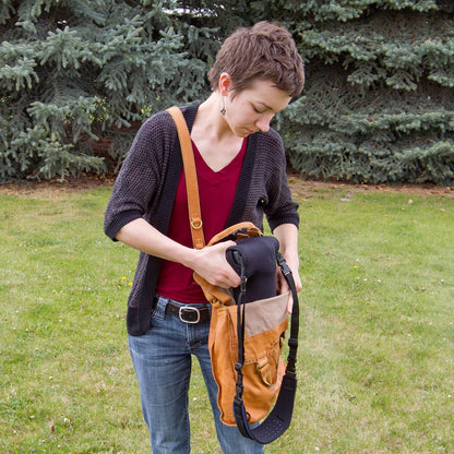 OP/TECH USA Soft Pouch – Compact digital camera case, lightweight accessories pouch, sleek neoprene sleeve for DSLR, perfect for backpacks & travel – durable protection in style | D-M 4/3 | Black