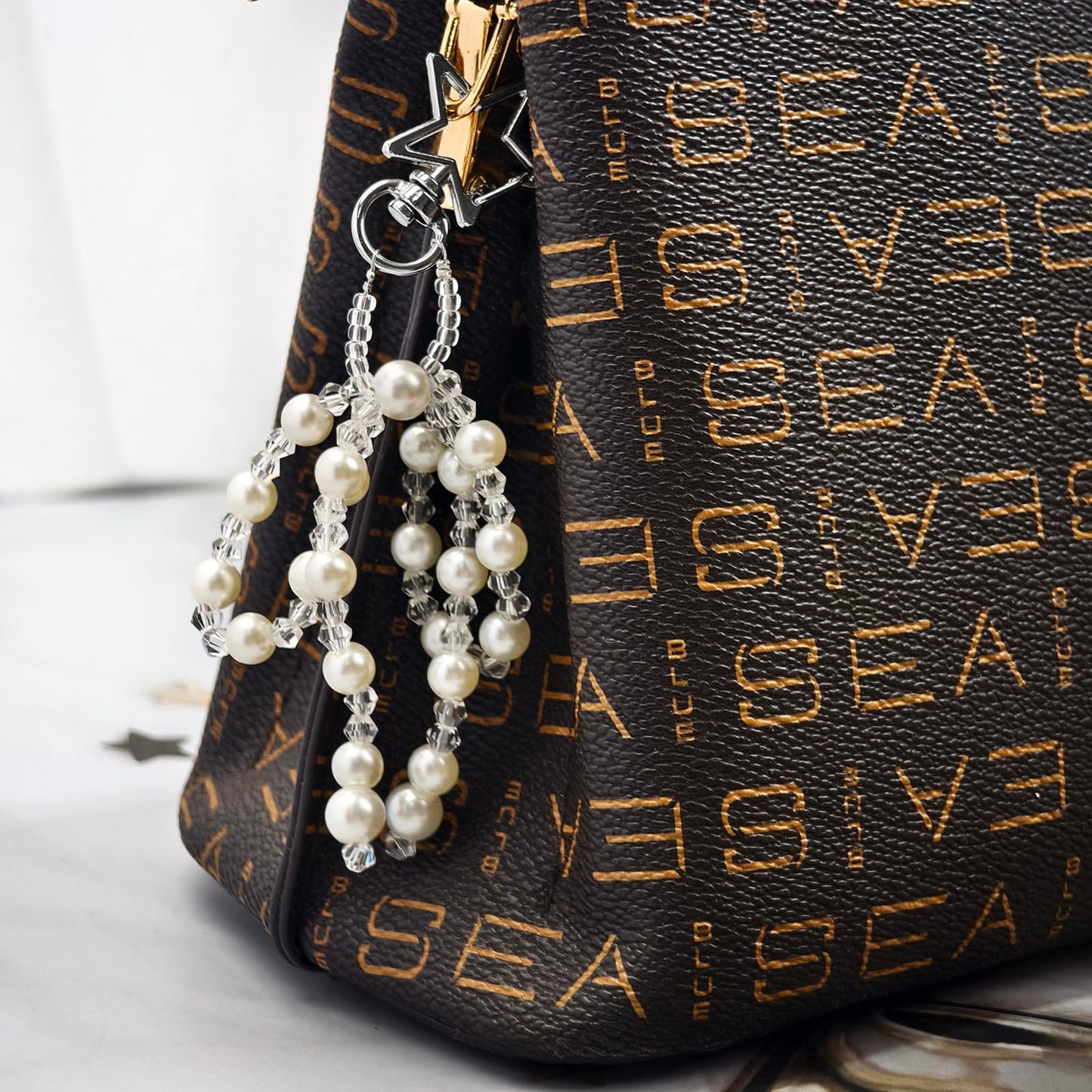 AGEN KGEN Novelty keychains Aesthetic Y2K Keychain Charms Stylish Keychains Accessories for Women Bag Purse Gifts (1x Pearl Crystal Bow)