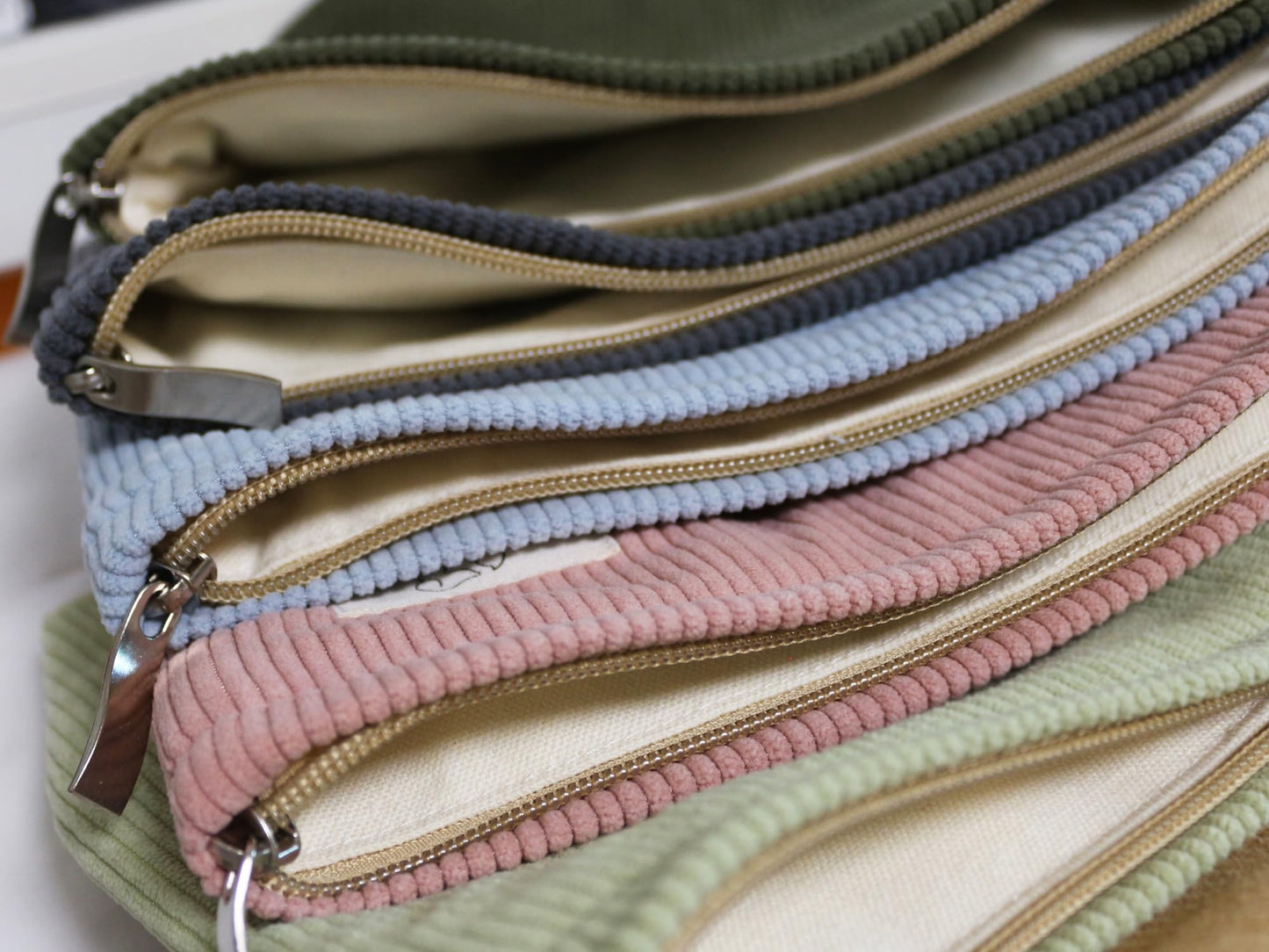 HAPPYHEIDI Creamy White Corduroy Makeup Bag Cosmetic Toiletry Travel Pouch, Make Up Accessory Purse Organizer, Canvas Lined