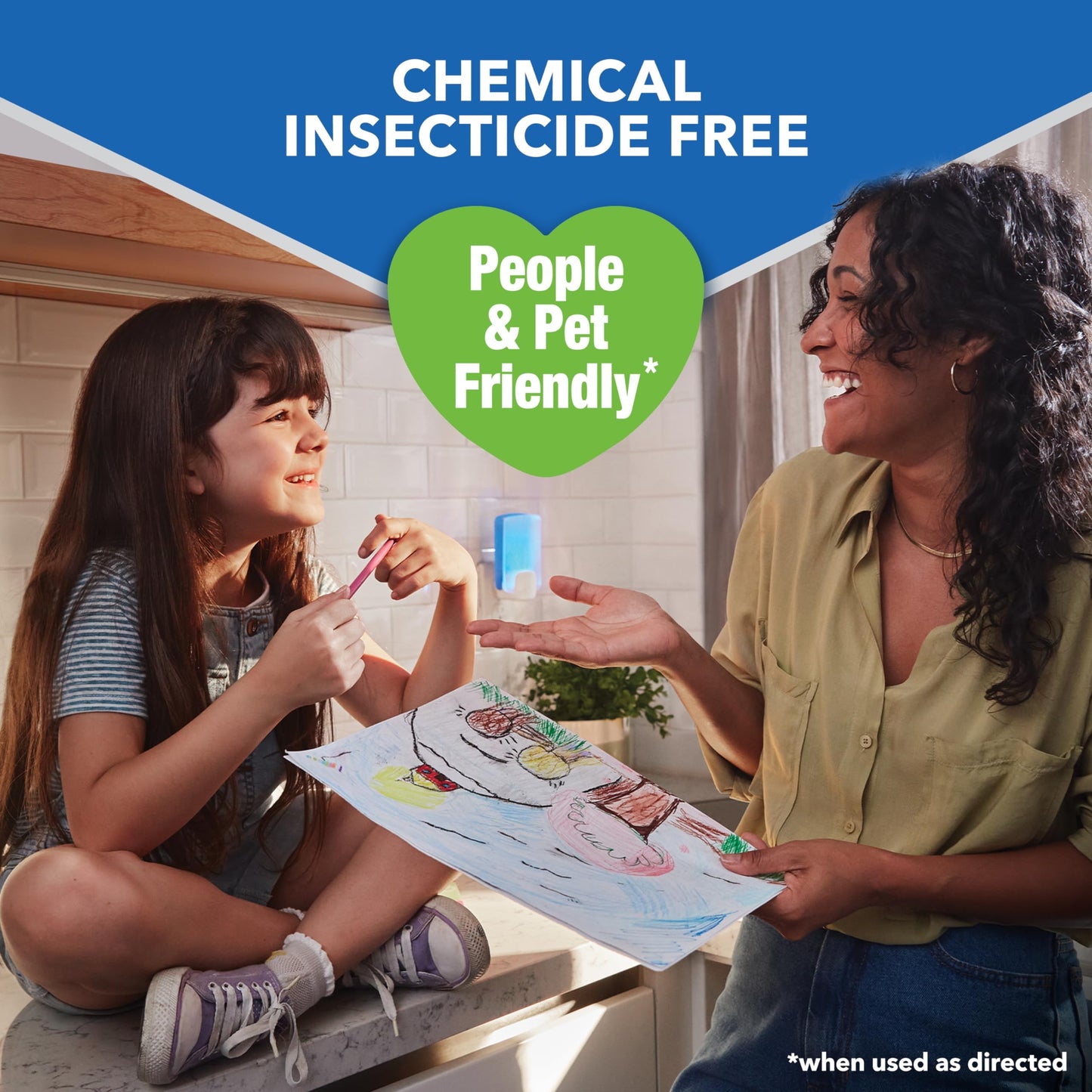 Raid Essentials Flying Insect Light Trap Starter Kit, 1 Plug-In Device + 1 Cartridge, Featuring Light Powered Attraction