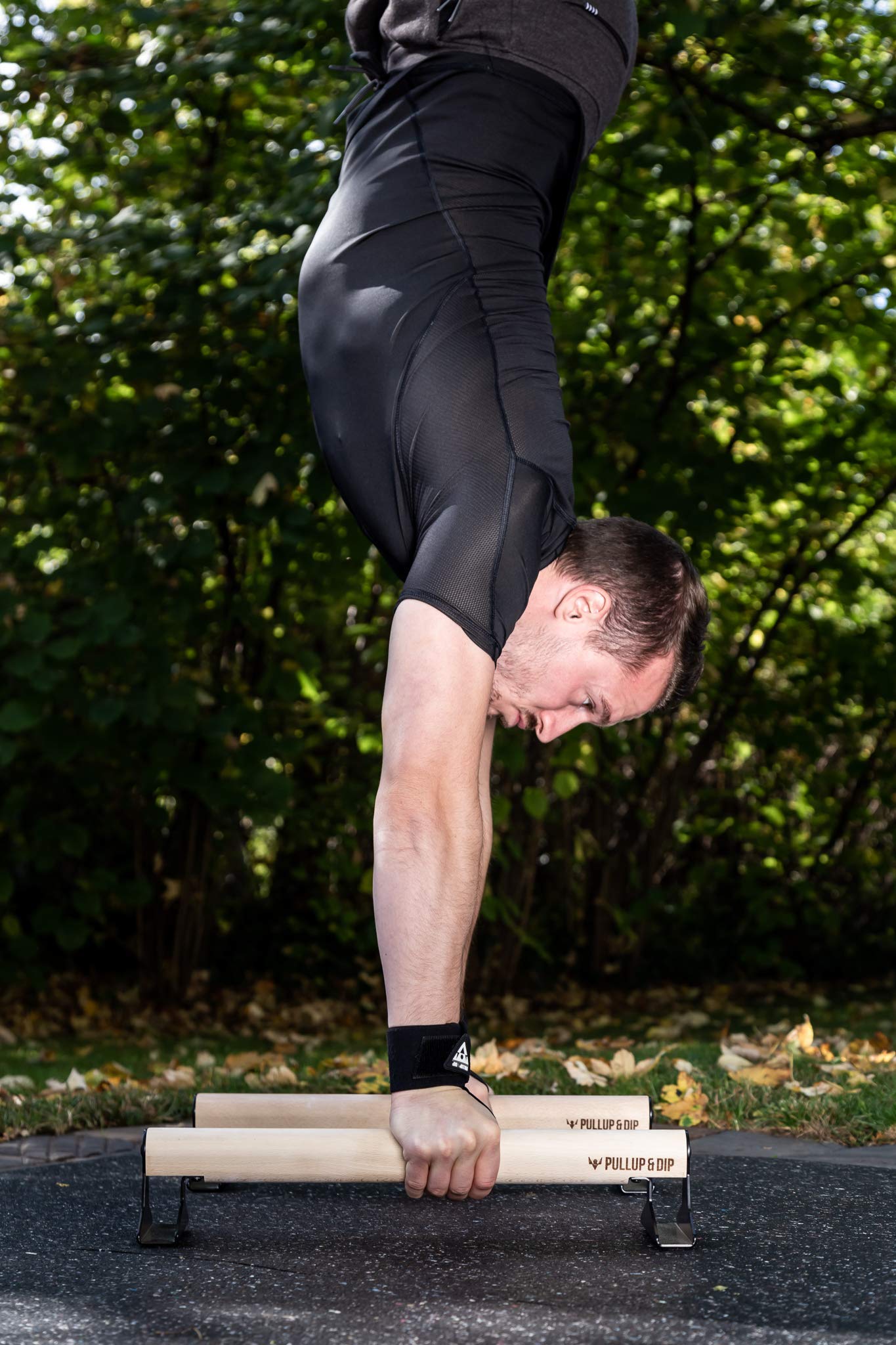 PULLUP & DIP Wrist Wraps, Professional Wrist Support for Weightlifting, Calisthenics, Bodybuilding & Strength Training, Stabilizing & Protective for Women & Men (Pullup & Dip Branding)