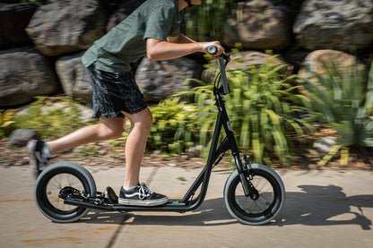 Mongoose Trace Air Non-Electric Scooter for Youth Boys Girls Age 8+ Year Old, Max Weight 220 lbs., 12-Inch Air Tires, BMX-Style Handlebar, Wide Foot Deck, Black