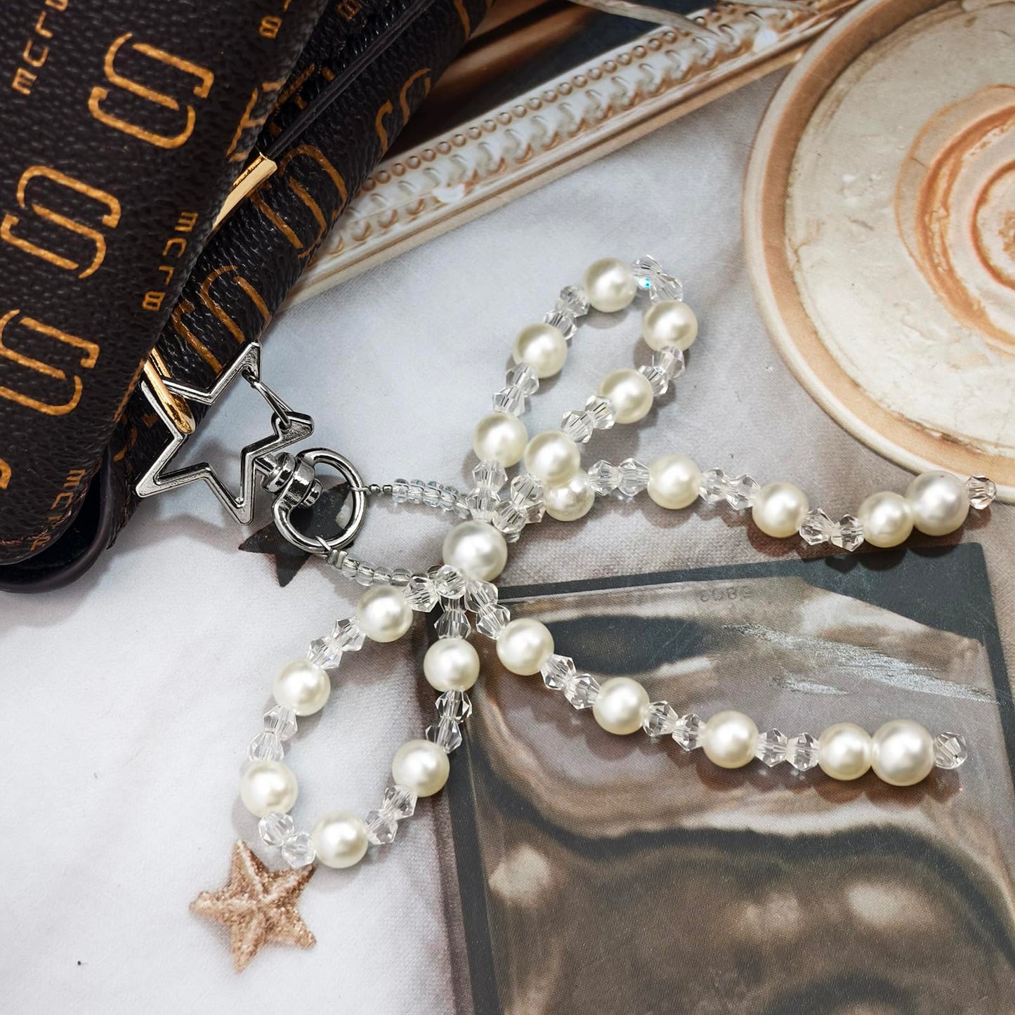 AGEN KGEN Novelty keychains Aesthetic Y2K Keychain Charms Stylish Keychains Accessories for Women Bag Purse Gifts (1x Pearl Crystal Bow)