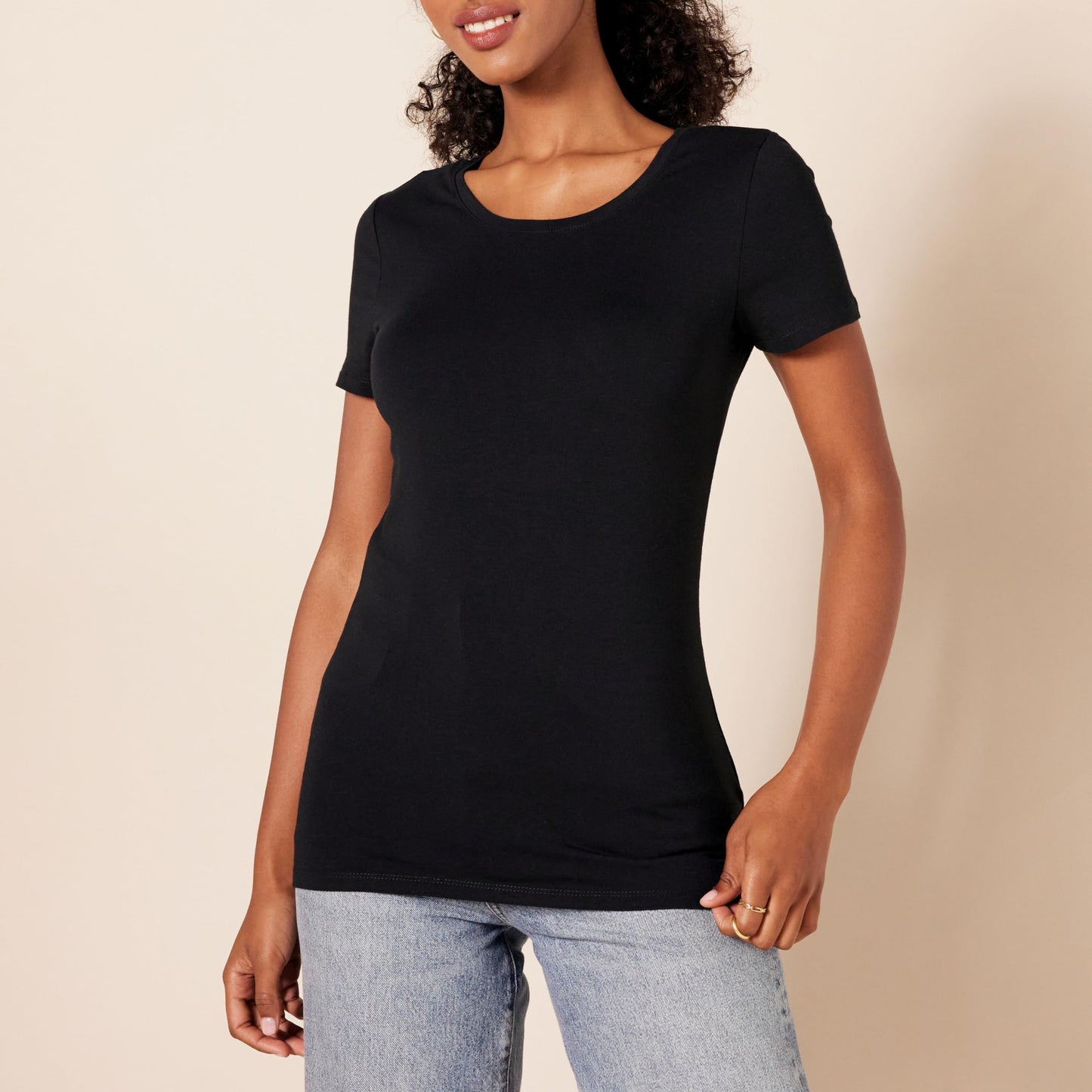 Amazon Essentials Women's Regular-Fit Short-Sleeve Crewneck T-Shirt, Pack of 2, Black, Medium