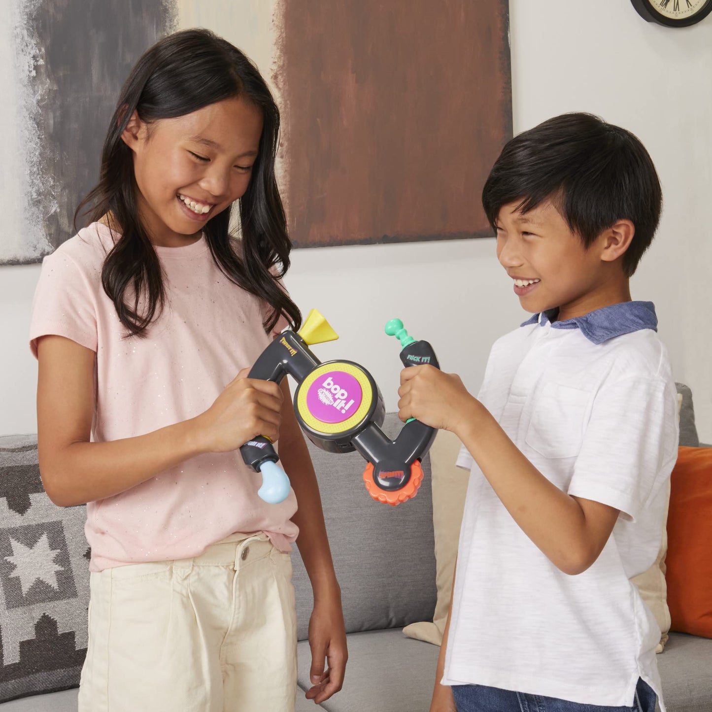 Hasbro Gaming Bop It Extreme Electronic Game for 1 or More Players, Fun Party Interactive Game for Kids Ages 8+, 4 Modes Including One-On-One Mode (Amazon Exclusive)