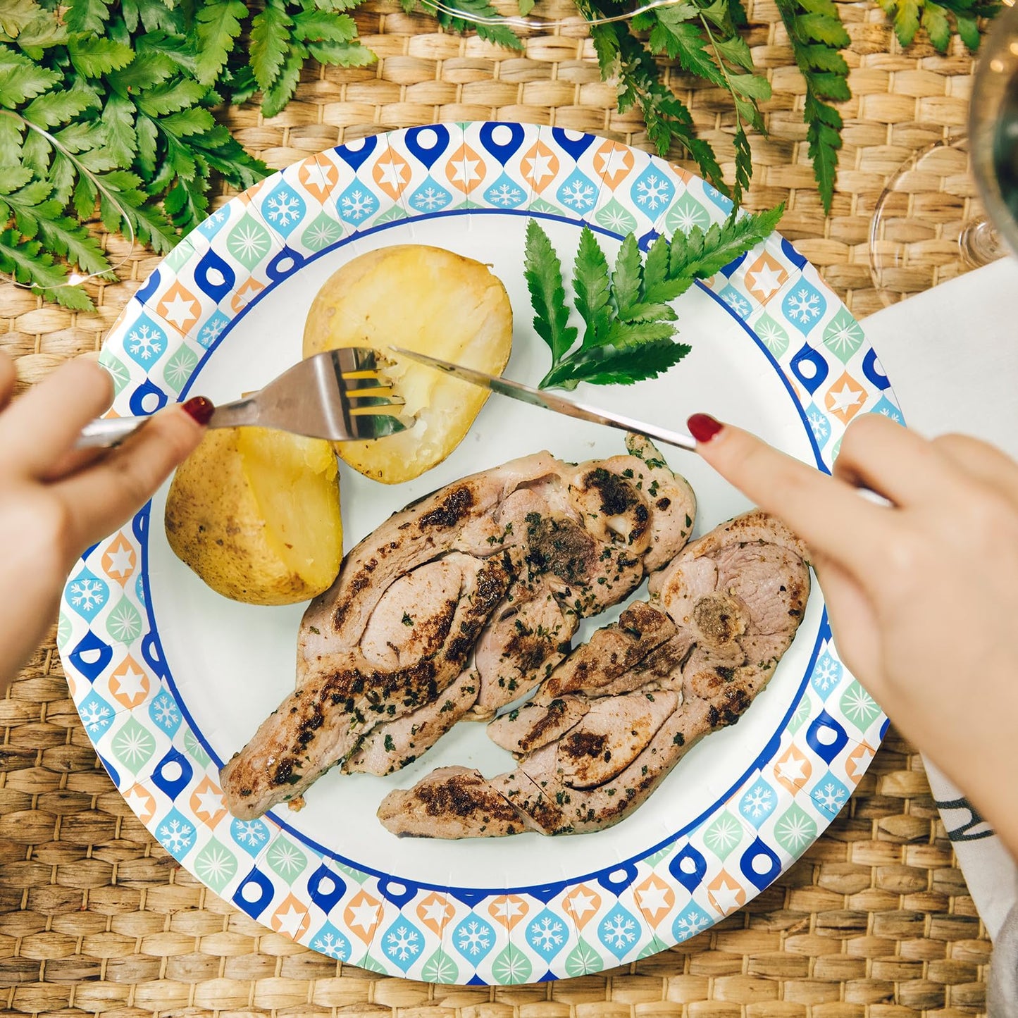 MUCHII Paper Plates 10 Inch, 120 Count Disposable Paper Plates Bulk, Soak and Cut Proof for Party,Picnic, Family Gatherings