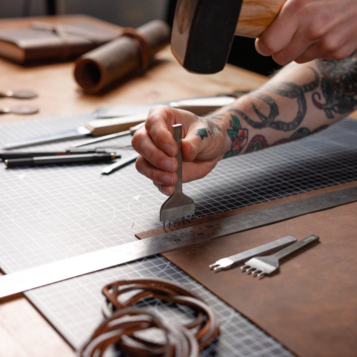 Moonster Genuine Leather Sheets for Crafts, Tooling Leather Sheet 12"x24" – Full Grain Buffalo Leather Fabric, Leather Crafting Kit, Veg Tan Leather for Leather Craft with 36" Cord – Soft Brown