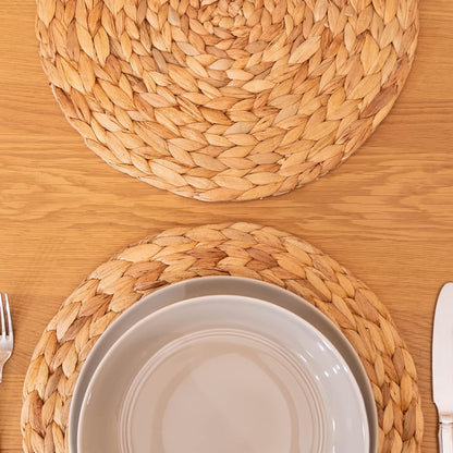 10 Pack, Round Woven Placemats, Natural Water Hyacinth Place mats, Braided Straw Table Mats for Dining Table, Christmas Placemats (13.8 inch)