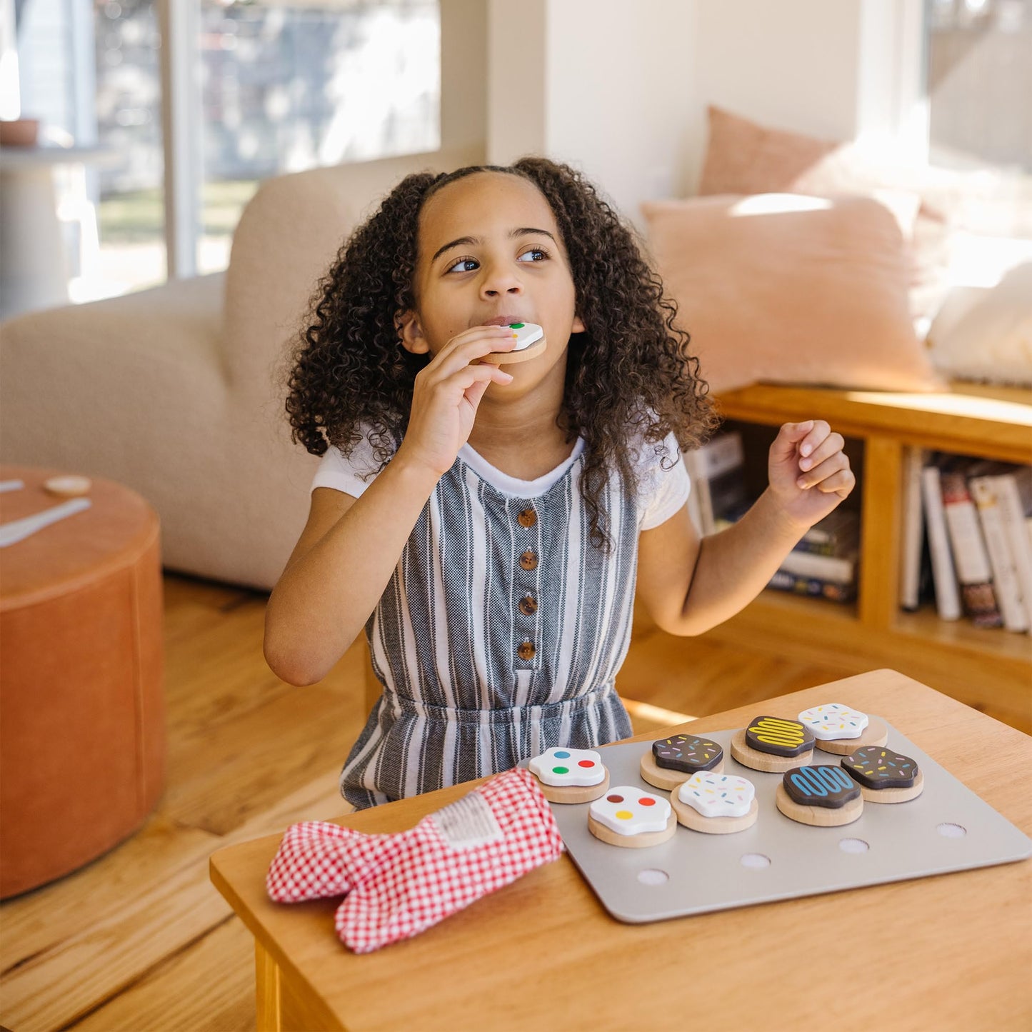 Melissa & Doug Slice and Bake Cookies Wooden Play Food Set with Toppings Pretend Cookies and Baking Sheet, Wooden Play Food Set, Toy Baking for Kids Ages 3+