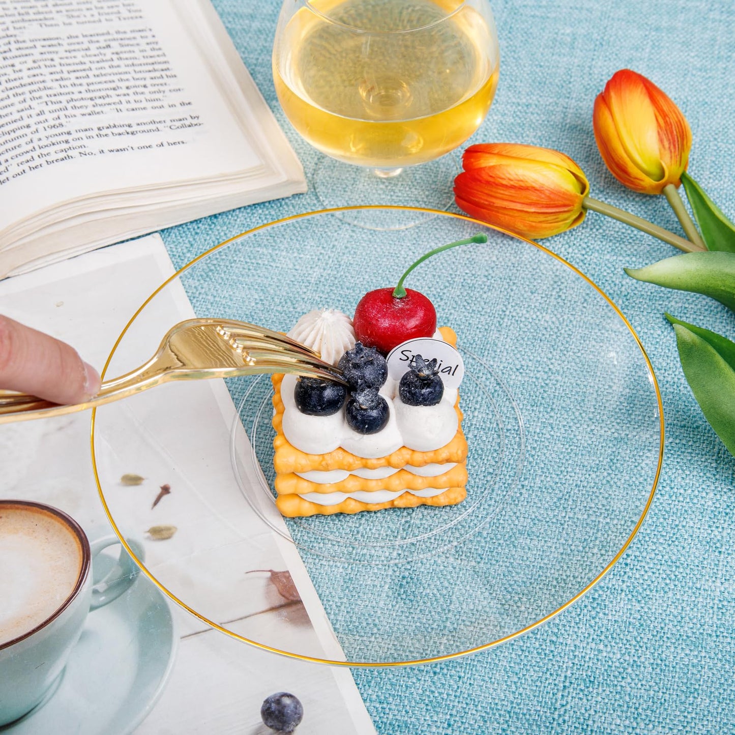 Nervure 100Pieces Clear and Gold Rim Plastic Plates - 7.5inch Disposabl Salad Dessert Plate - Clear and Gold Party Plates Ideal for Wedding & Party