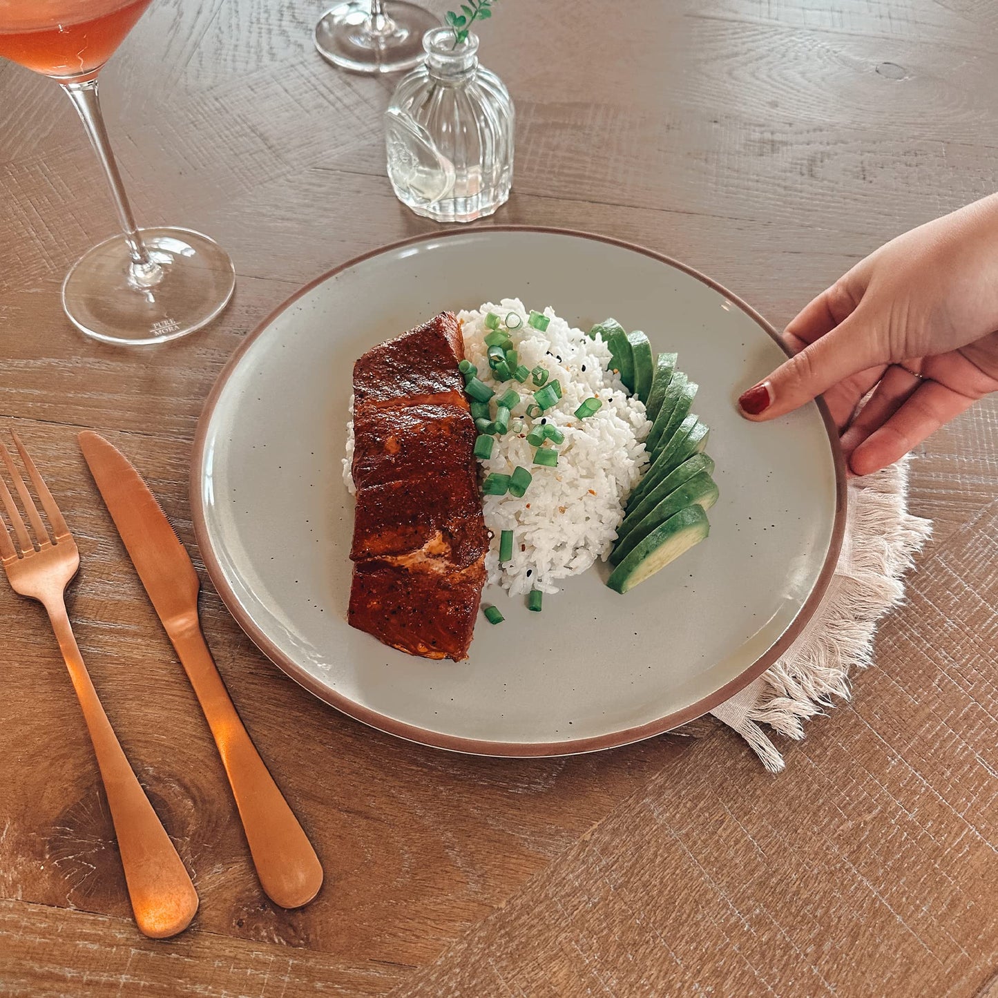 Mora Ceramic Dinner Plates Set of 6, 10 inch Dish Set - Microwave, Oven, and Dishwasher Safe, Scratch Resistant, Modern Rustic Dinnerware- Kitchen Porcelain Serving Dishes - Earl Grey